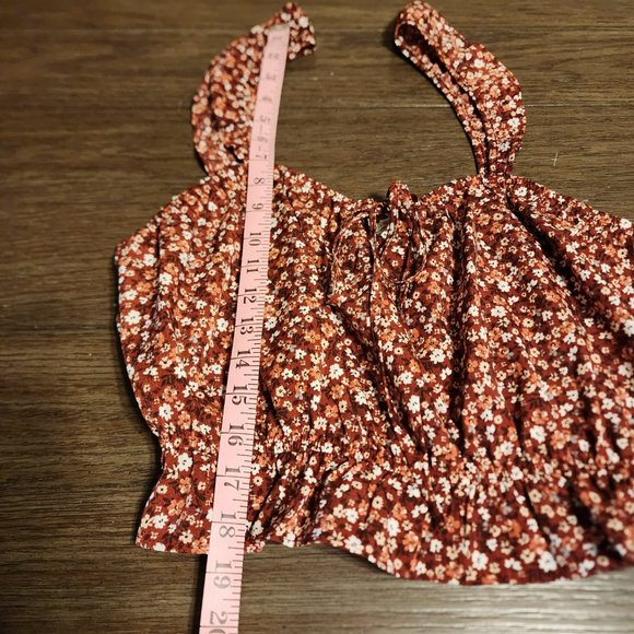 Paper Crane red floral tank top flutter sleeve NWOT Med - Picture 3 of 7